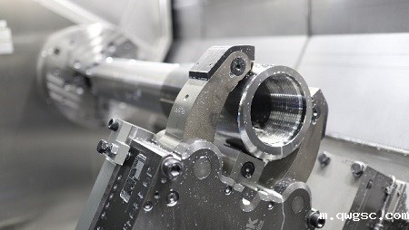 车削加工怎样提高工件表面精度