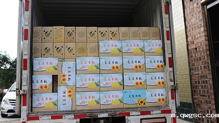 助销黄桃社会扶贫，关爱员工送高温福利